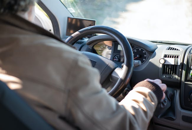 Diferencias entre una autocaravana y una furgoneta camper qué vehículo debo elegir